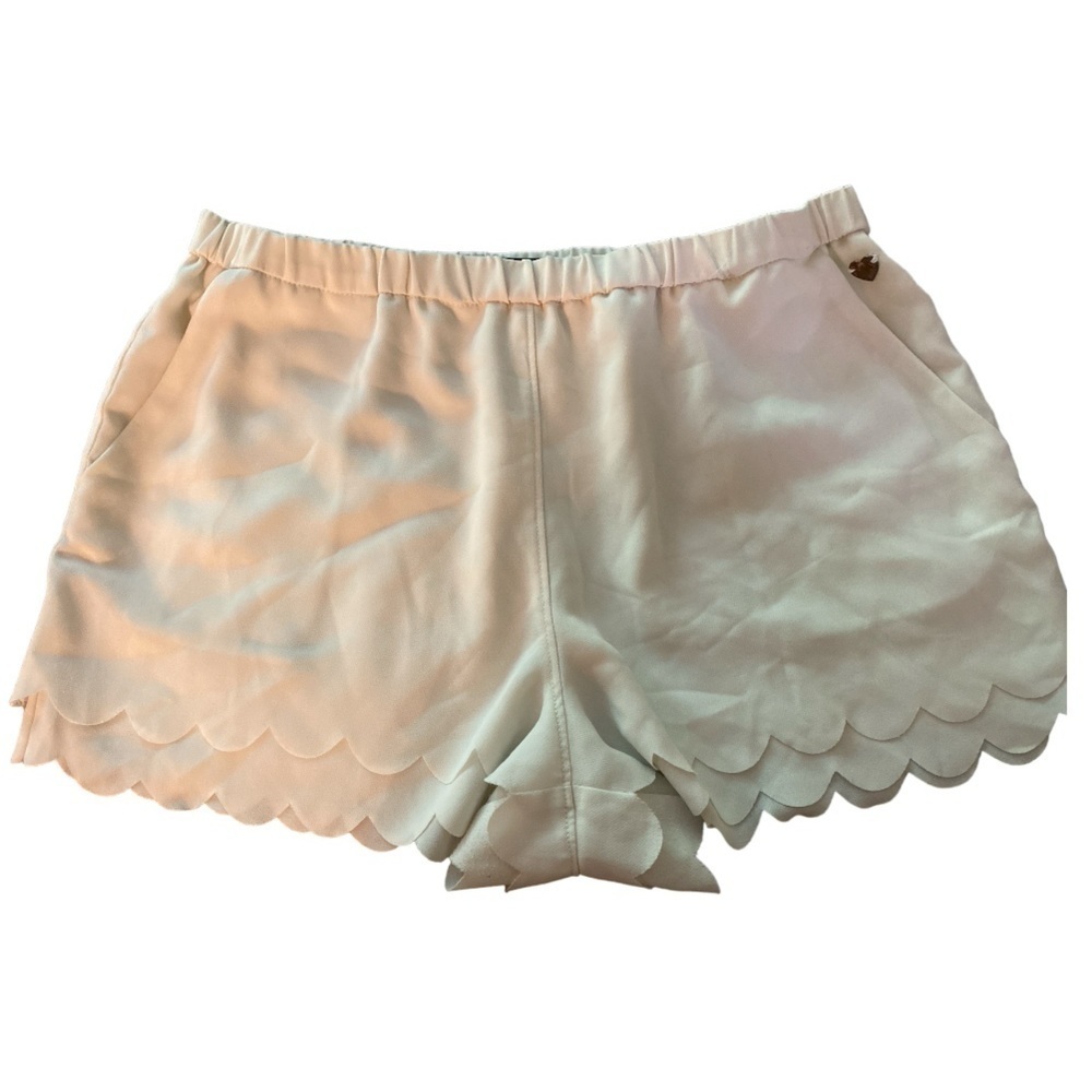Kendall & Kylie shorts, medium, off-white, elastic waist, scalloped hem. Coastal